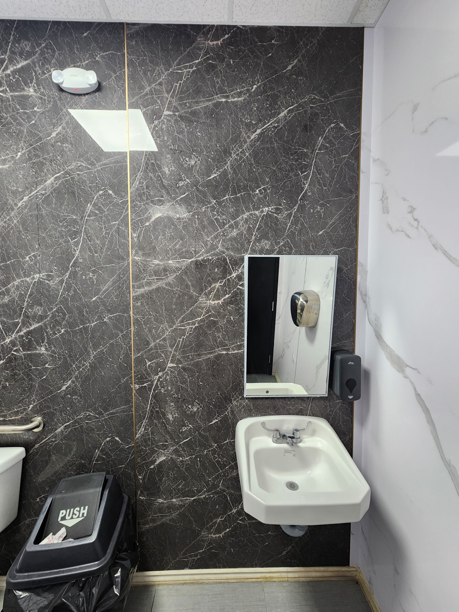 Custom Washroom Design & Renovation